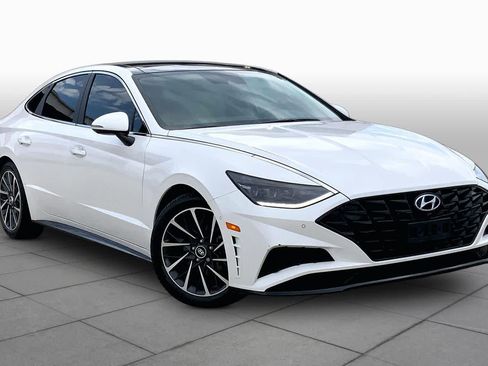 Used 2022 Hyundai Sonata Limited w/ Preferred Accessory Package FWD image 3