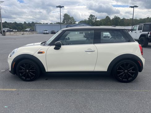 Used 2018 MINI Cooper 2-Door Hardtop FWD image 13