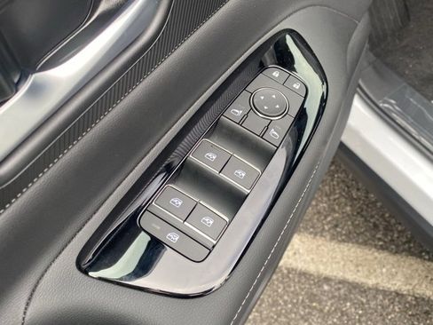 New 2025 Nissan Murano SV image 13