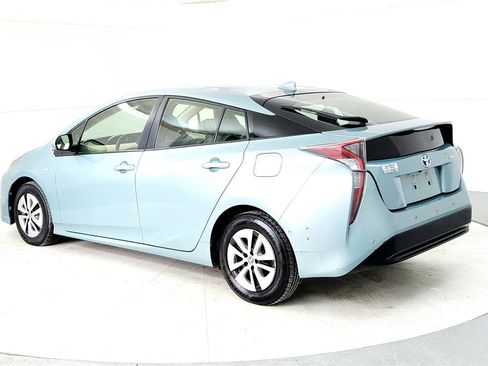 Used 2017 Toyota Prius Two image 4