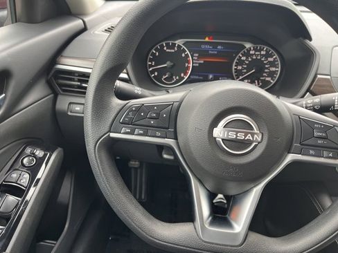 Used 2023 Nissan Altima 2.5 SV image 20