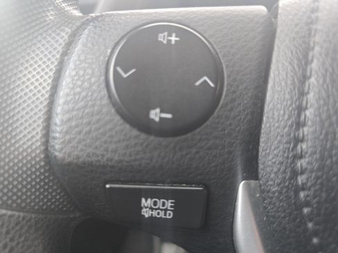 Used 2018 Toyota Corolla LE image 14