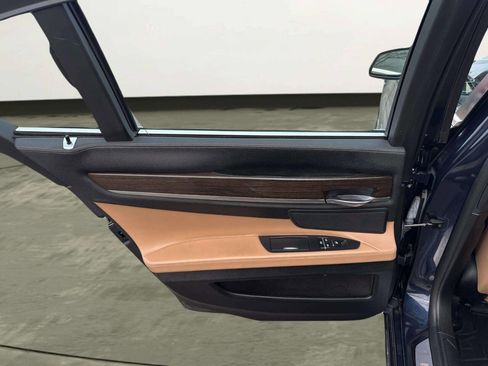 Used 2011 BMW 750i xDrive 750i xDrive AWD 4dr Sedan image 12