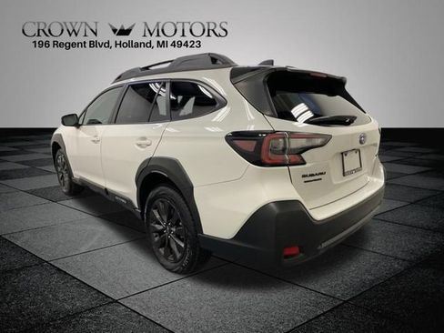 Used 2025 Subaru Outback Onyx Edition AWD/4WD image 4