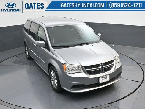 Used 2016 Dodge Grand Caravan SE image 47