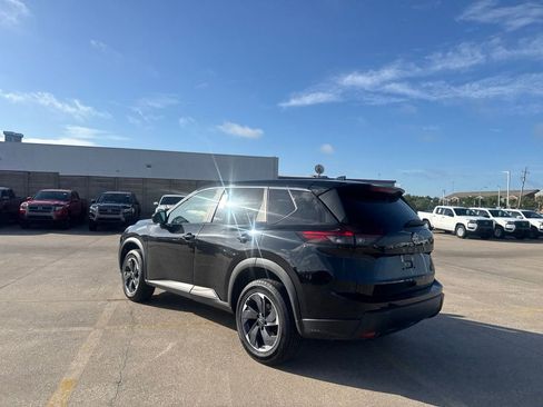 Certified 2025 Nissan Rogue SV FWD image 15