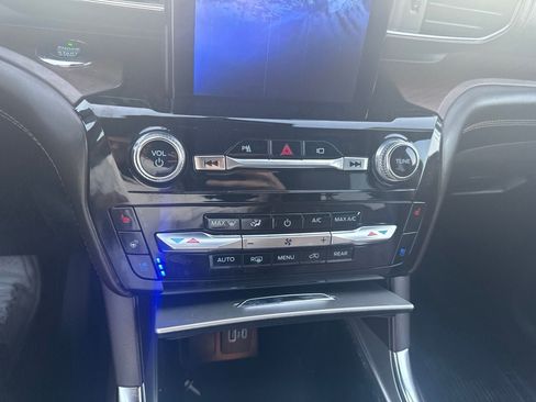 Used 2021 Ford Explorer King Ranch w/ Premium Technology Package RWD image 13