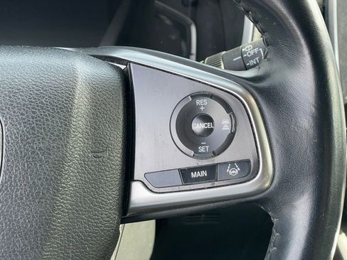 Used 2018 Honda CR-V Touring image 16