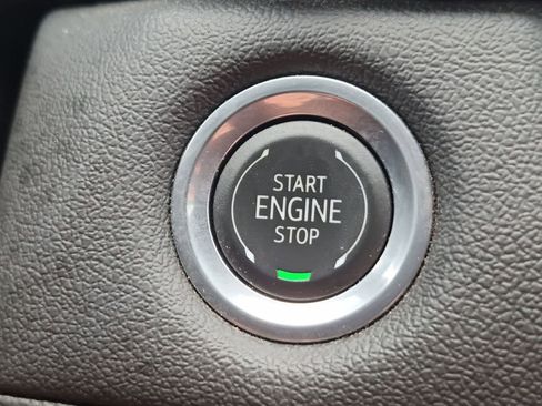Used 2024 Chevrolet Colorado LT w/ LT Convenience Package RWD image 16