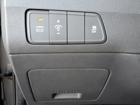 Used 2013 Hyundai Elantra GLS w/ Preferred Pkg image 16