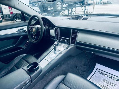Used 2016 Porsche Panamera 4 image 16