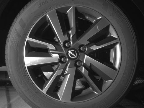 Used 2025 Nissan Versa SV image 15