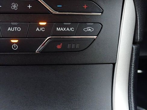 Used 2019 Ford Edge SEL w/ Equipment Group 201A FWD image 21
