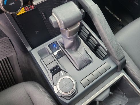 Certified 2024 Toyota Tacoma SR5 image 18