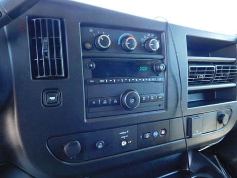 Used 2021 Chevrolet Express 2500 RWD image 13