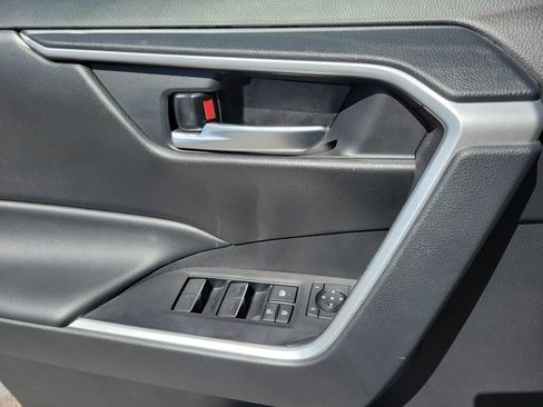 Used 2025 Toyota RAV4 XLE image 8