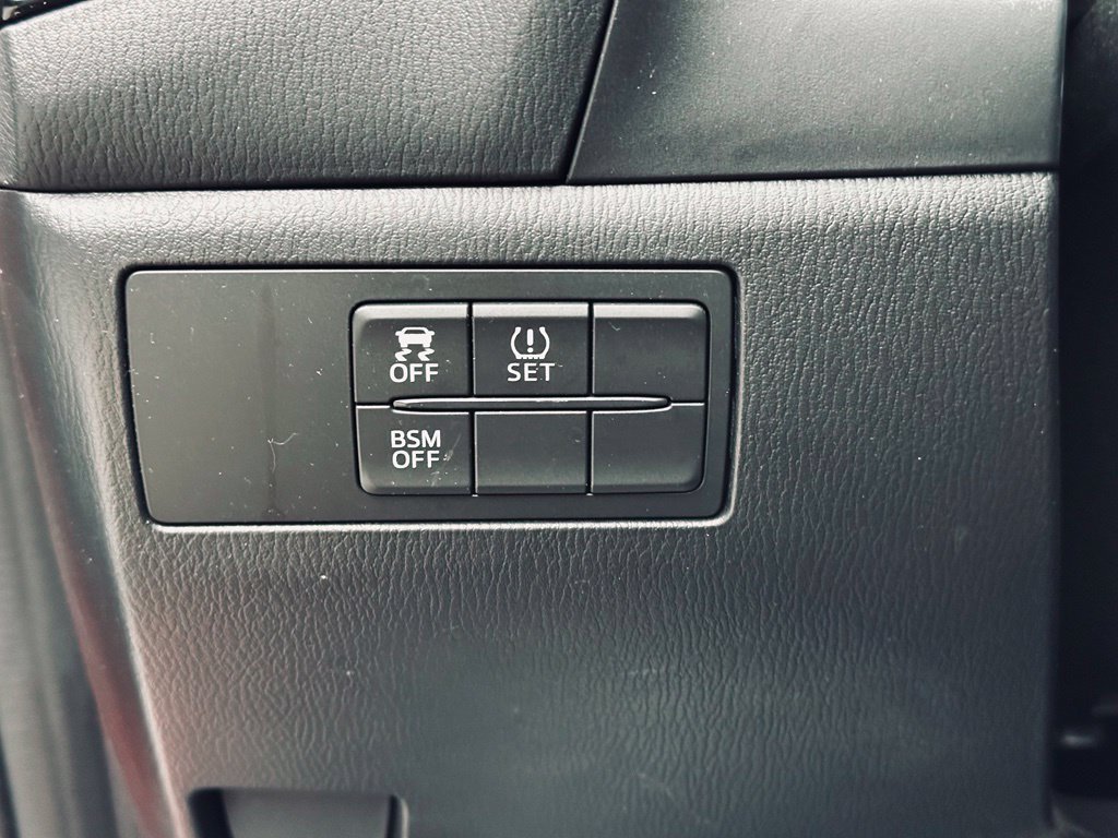 Used 2015 MAZDA MAZDA3 i Touring FWD image 30