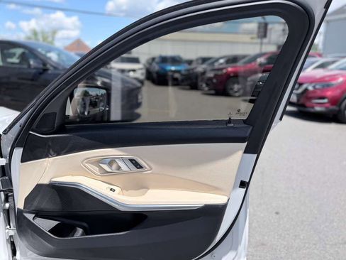 Used 2022 BMW 330i xDrive Sedan w/ Premium Package AWD/4WD image 29