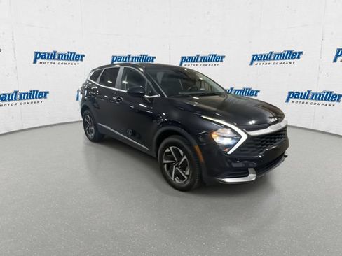 Used 2023 Kia Sportage LX AWD/4WD image 3