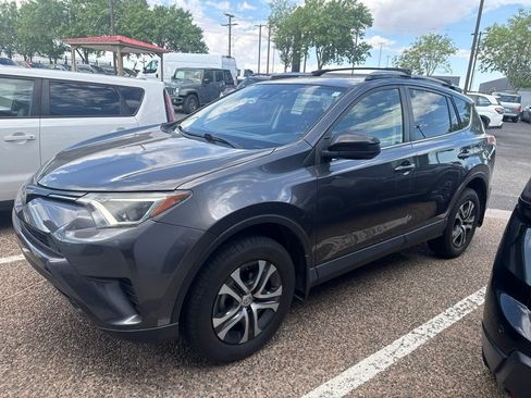Used 2017 Toyota RAV4 LE FWD image 1