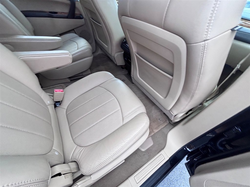 Used 2011 Buick Enclave CXL w/ Trailering Provision Package FWD image 28