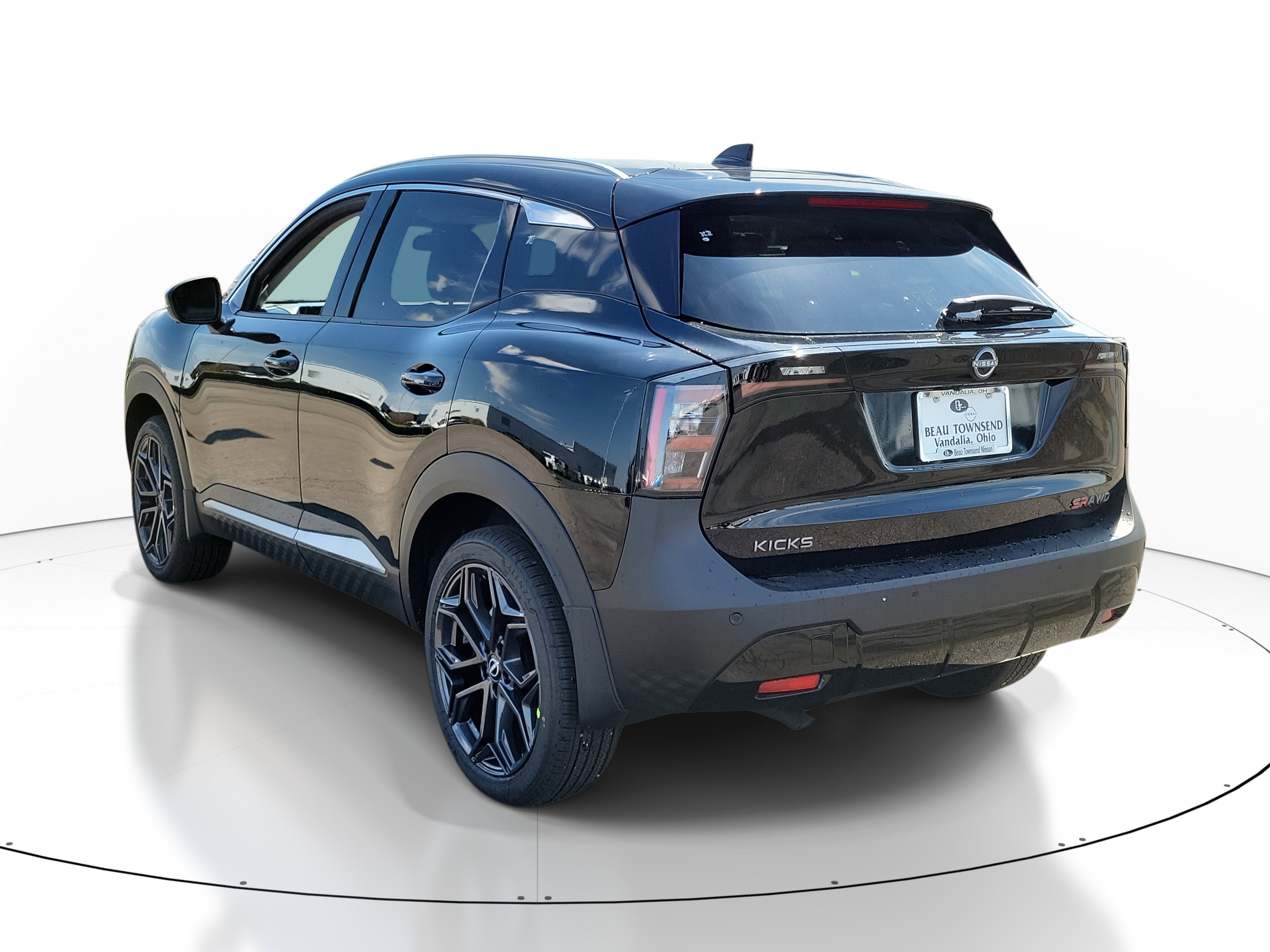 Used 2025 Nissan Kicks SR AWD/4WD image 3