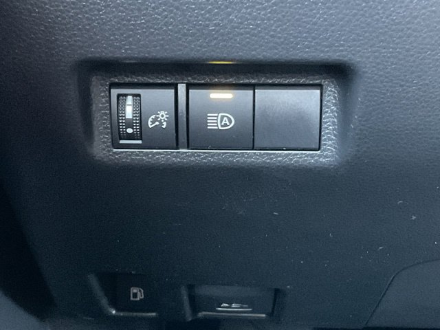 Used 2024 Toyota RAV4 LE AWD/4WD image 33