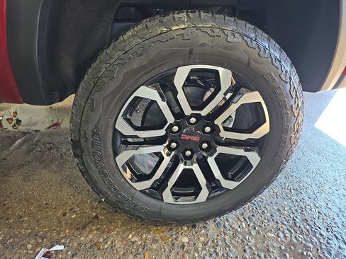 New 2026 GMC Canyon AT4 image 31