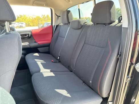 Used 2017 Toyota Tacoma SR5 RWD image 21
