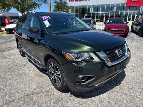 Used 2019 Nissan Pathfinder Platinum AWD/4WD image 6