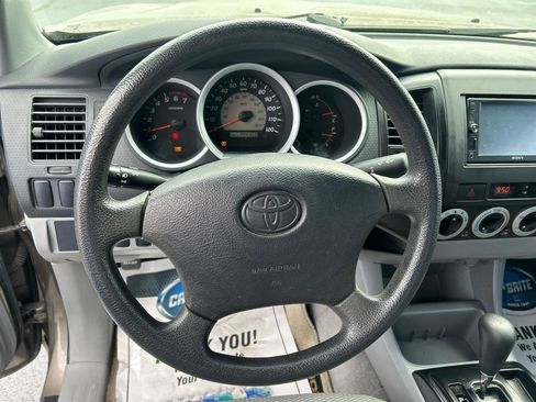 Used 2011 Toyota Tacoma 4x4 Regular Cab image 12