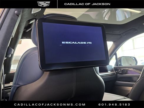 New 2026 Cadillac Escalade IQ Luxury 2 image 19