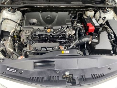 Used 2022 Toyota Camry SE image 21