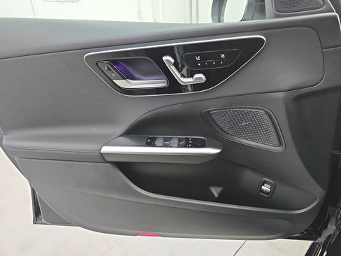 Used 2025 Mercedes-Benz C 300 Sedan image 26