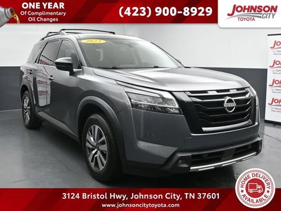 Used 2023 Nissan Pathfinder SL w/ Lighting Package (N92)