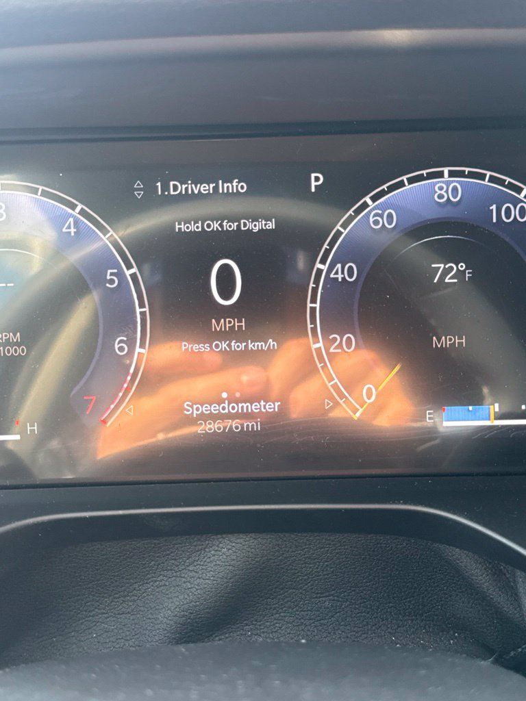 Used 2023 Jeep Grand Cherokee Limited AWD/4WD image 13