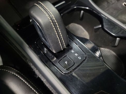 Used 2021 Volvo XC40 P8 Recharge w/ Advanced Package image 16