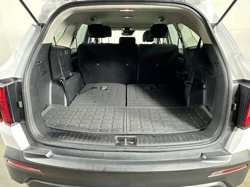 Used 2023 Kia Sorento LX FWD image 30