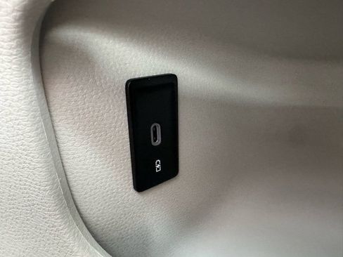 New 2025 Volkswagen ID. Buzz 1st Edition image 23