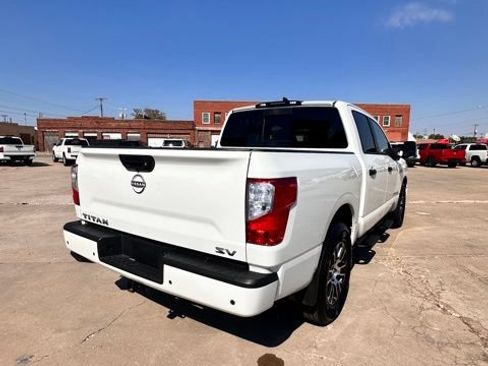 Certified 2024 Nissan Titan SV w/ SV Convenience Package RWD image 8