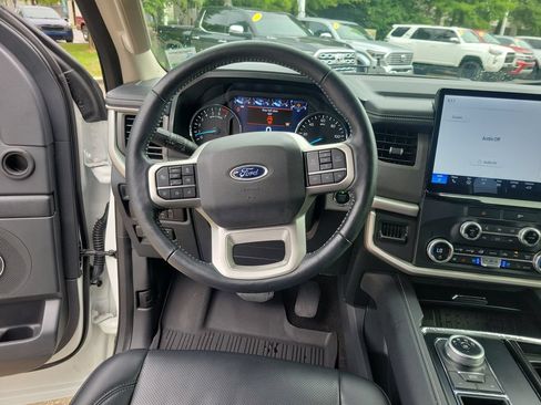 Used 2023 Ford Expedition XLT RWD image 20