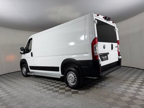 Used 2025 RAM ProMaster 2500 w/ U-Haul Equipment Group FWD image 10