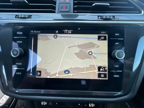 Used 2023 Volkswagen Tiguan SEL R-Line AWD/4WD image 25