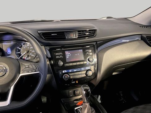 Used 2017 Nissan Rogue Sport SV AWD/4WD image 7