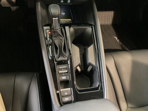 Used 2025 Honda Accord Touring image 29