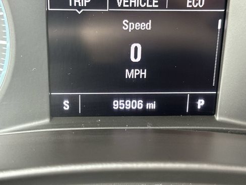 Used 2018 Chevrolet Equinox LT FWD image 24