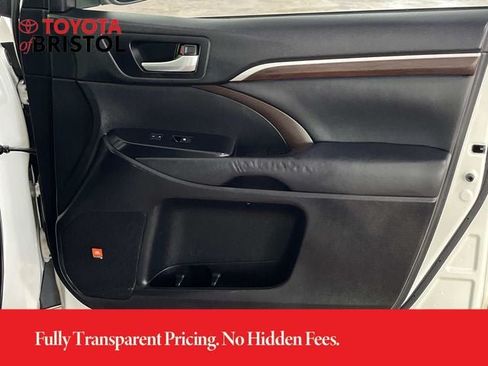 Used 2015 Toyota Highlander Limited Platinum AWD/4WD image 24