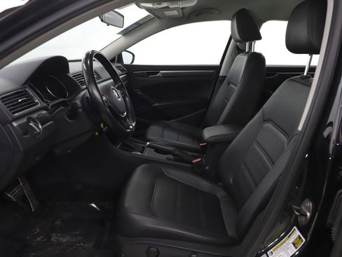 Used 2017 Volkswagen Passat 1.8T R-Line image 15