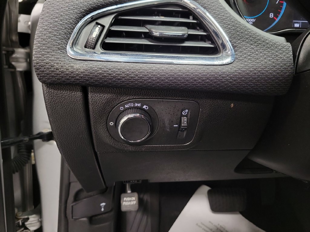 Used 2017 Chevrolet Cruze LT w/ Convenience Package FWD image 23