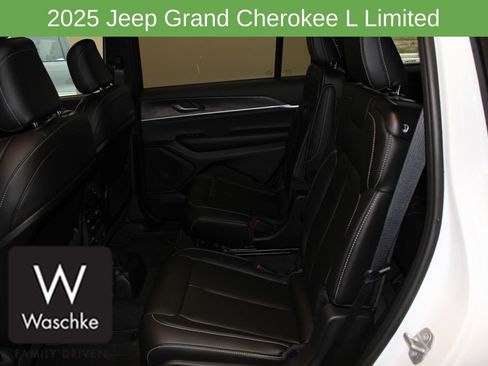 New 2025 Jeep Grand Cherokee L Limited w/ Trailer Tow Package image 15